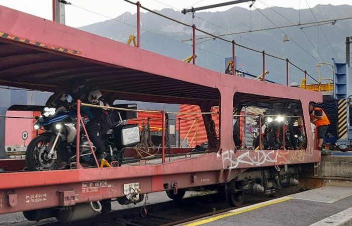 [ Motorcycle Loading ]